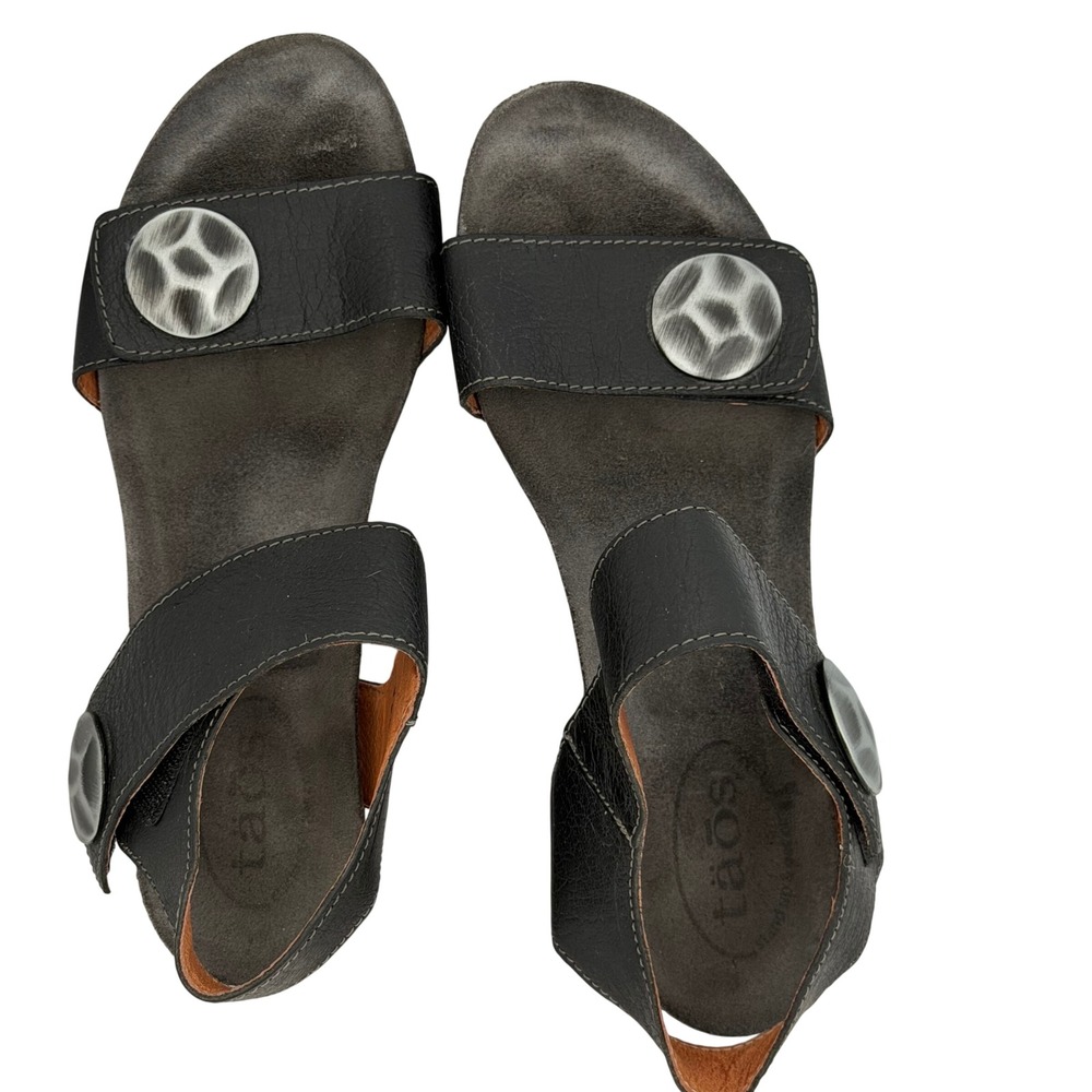 Taos Black Leather Wedge Sandals Pewter Medallion Comfort Shoes Euro 38 Boho